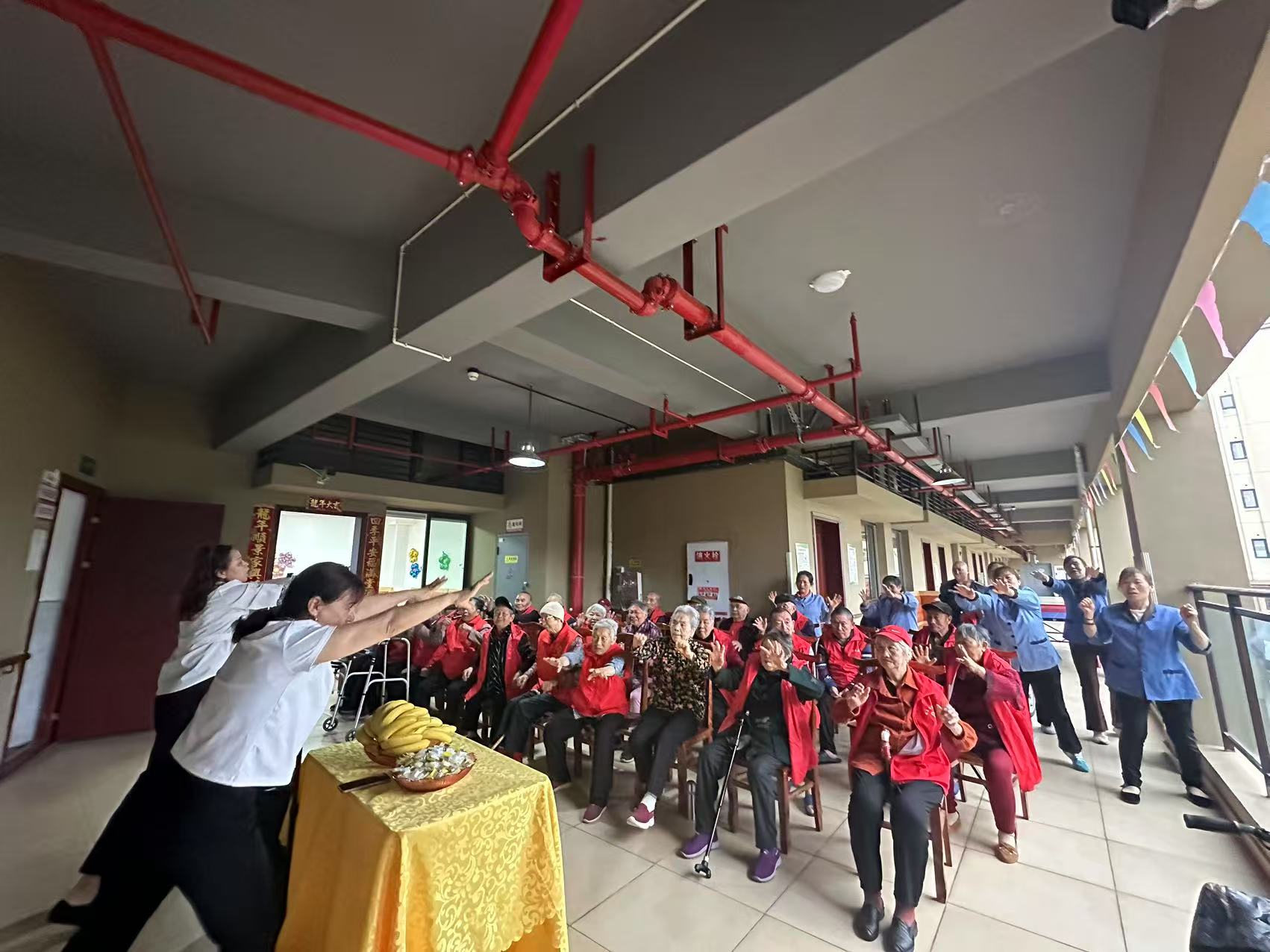 弘扬劳动精神，，，，，，转达温暖关爱